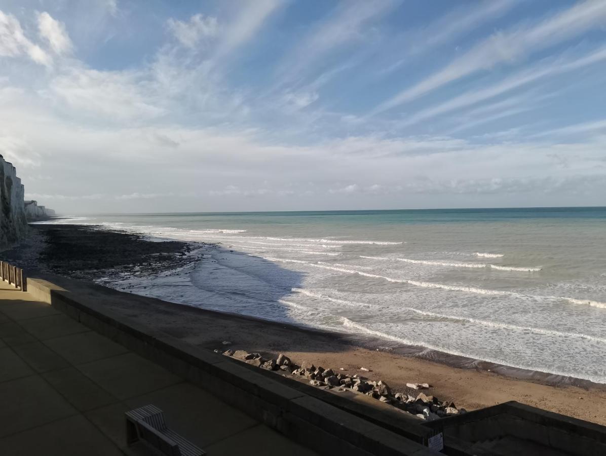 Le Rayon Vert Ault Exterior foto